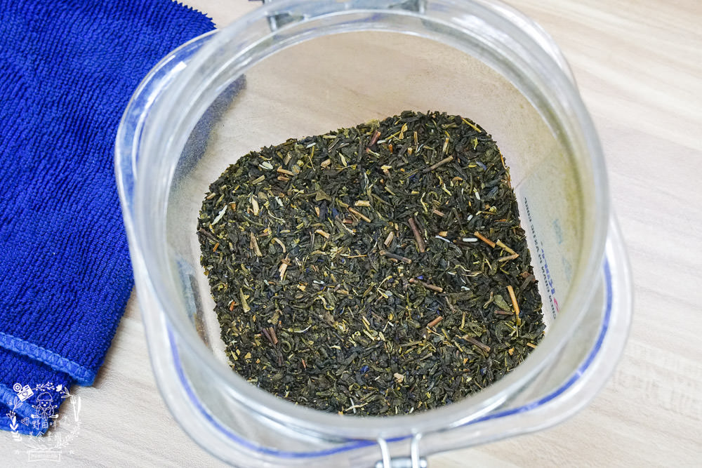 高雄[泰瘋狂手沖泰飲]居然有七種口味的超繽紛手標牌泰式奶茶?超夢幻蜂蜜檸檬蝶豆花星空漸層超好拍!