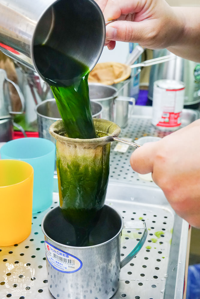 高雄[泰瘋狂手沖泰飲]居然有七種口味的超繽紛手標牌泰式奶茶?超夢幻蜂蜜檸檬蝶豆花星空漸層超好拍!