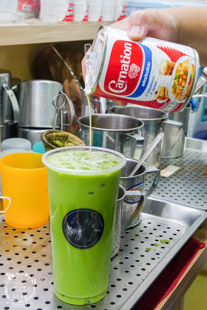 高雄[泰瘋狂手沖泰飲]居然有七種口味的超繽紛手標牌泰式奶茶?超夢幻蜂蜜檸檬蝶豆花星空漸層超好拍!