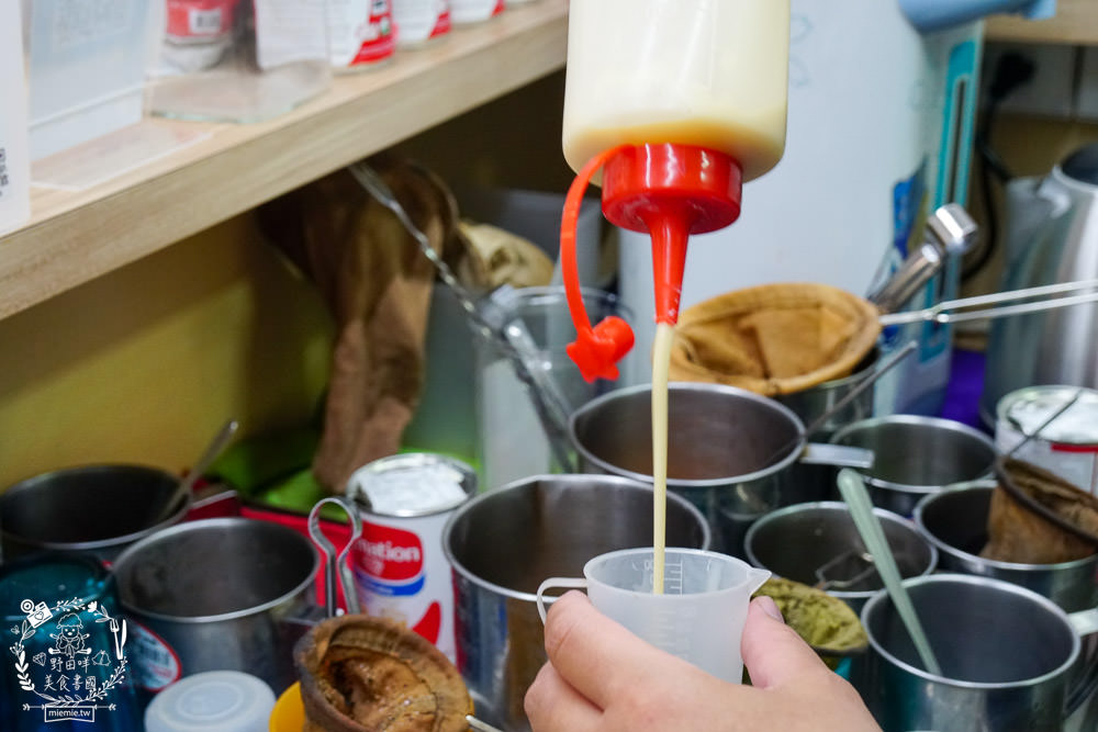 高雄[泰瘋狂手沖泰飲]居然有七種口味的超繽紛手標牌泰式奶茶?超夢幻蜂蜜檸檬蝶豆花星空漸層超好拍!