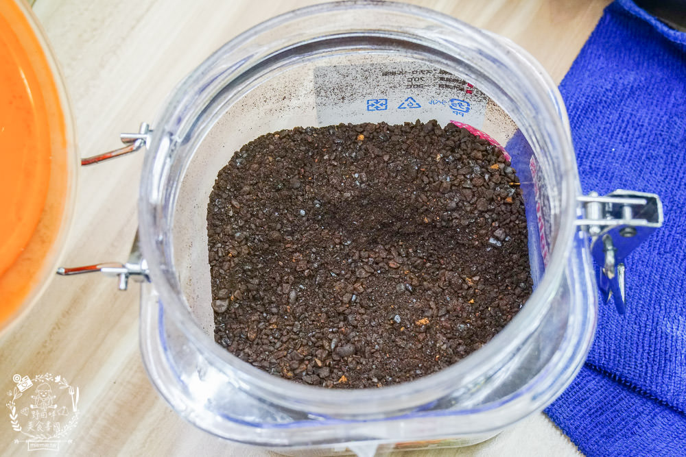 高雄[泰瘋狂手沖泰飲]居然有七種口味的超繽紛手標牌泰式奶茶?超夢幻蜂蜜檸檬蝶豆花星空漸層超好拍!