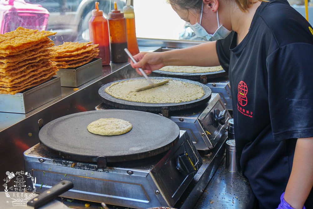 高雄[洪記煎餅果子]超人氣天津小吃!爆漿起司雙蛋必點!堪稱豐盛版的可麗餅?