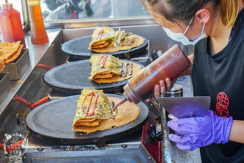 高雄[洪記煎餅果子]超人氣天津小吃!爆漿起司雙蛋必點!堪稱豐盛版的可麗餅?