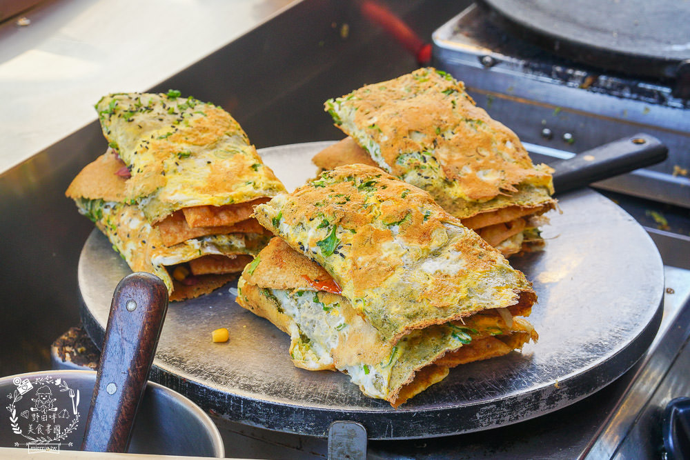 高雄[洪記煎餅果子]超人氣天津小吃!爆漿起司雙蛋必點!堪稱豐盛版的可麗餅?