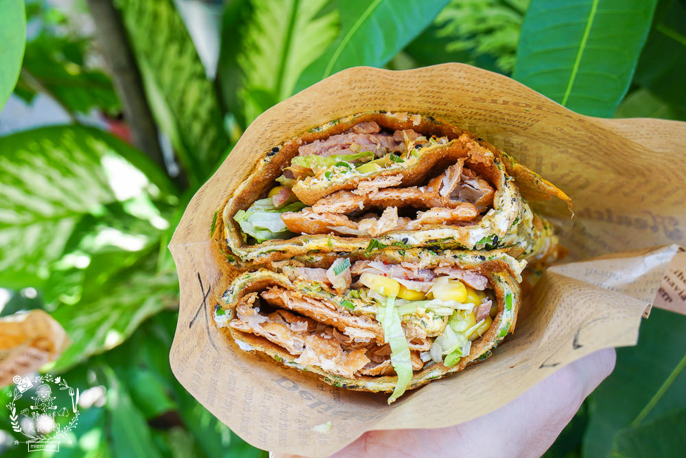 高雄[洪記煎餅果子]超人氣天津小吃!爆漿起司雙蛋必點!堪稱豐盛版的可麗餅?