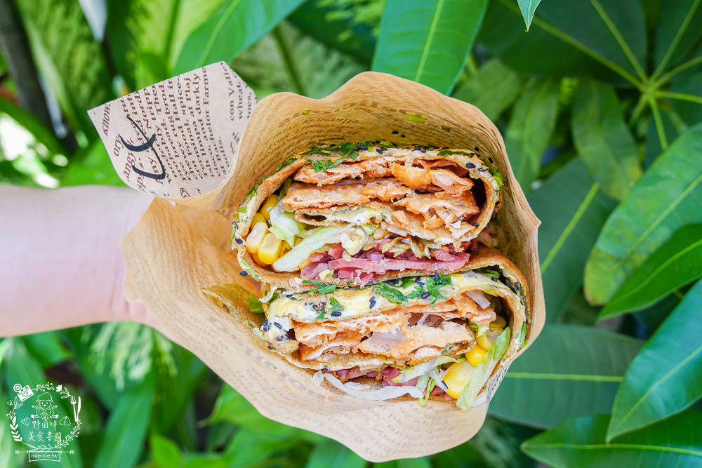 高雄[洪記煎餅果子]超人氣天津小吃!爆漿起司雙蛋必點!堪稱豐盛版的可麗餅?