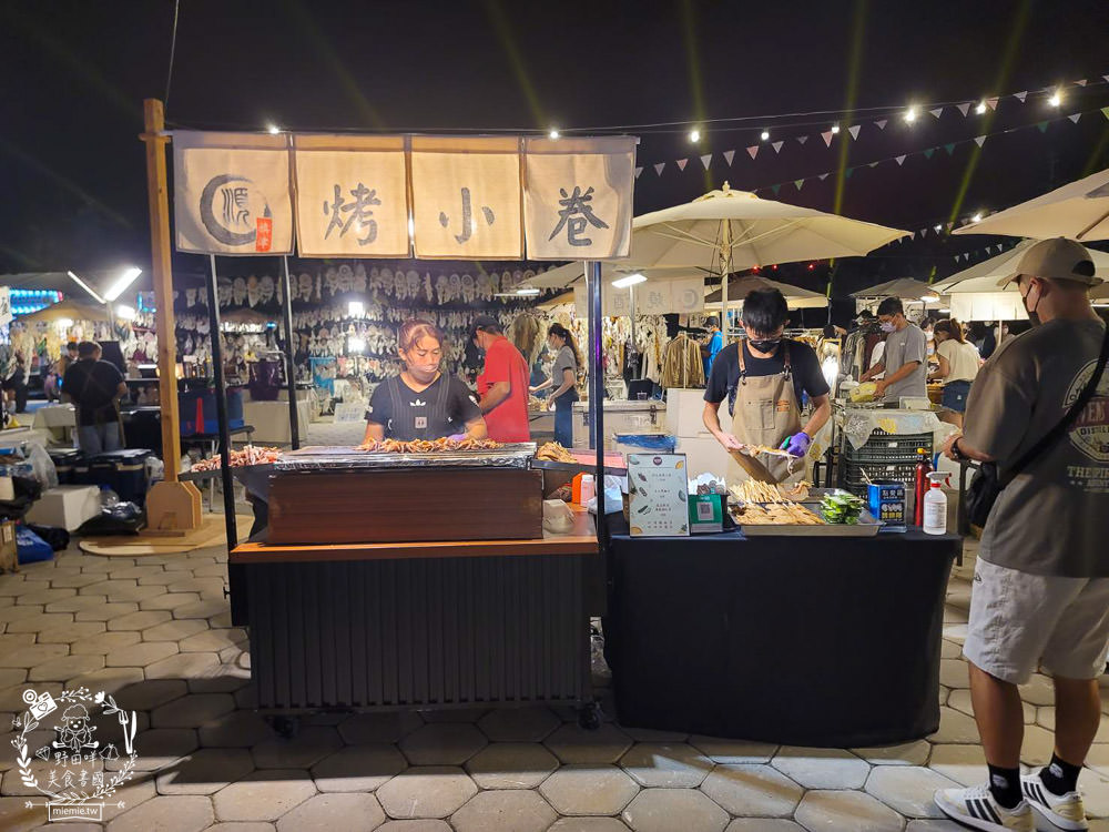 高雄流行音樂中心海風廣場市集!超多美食餐車市集可以逛到腿痠!還有精彩的聖誕燈光秀可以欣賞! - 第7張圖 高雄流行音樂中心海風廣場市集!超多美食餐車市集可以逛到腿痠!還有精彩的聖誕燈光秀可以欣賞!