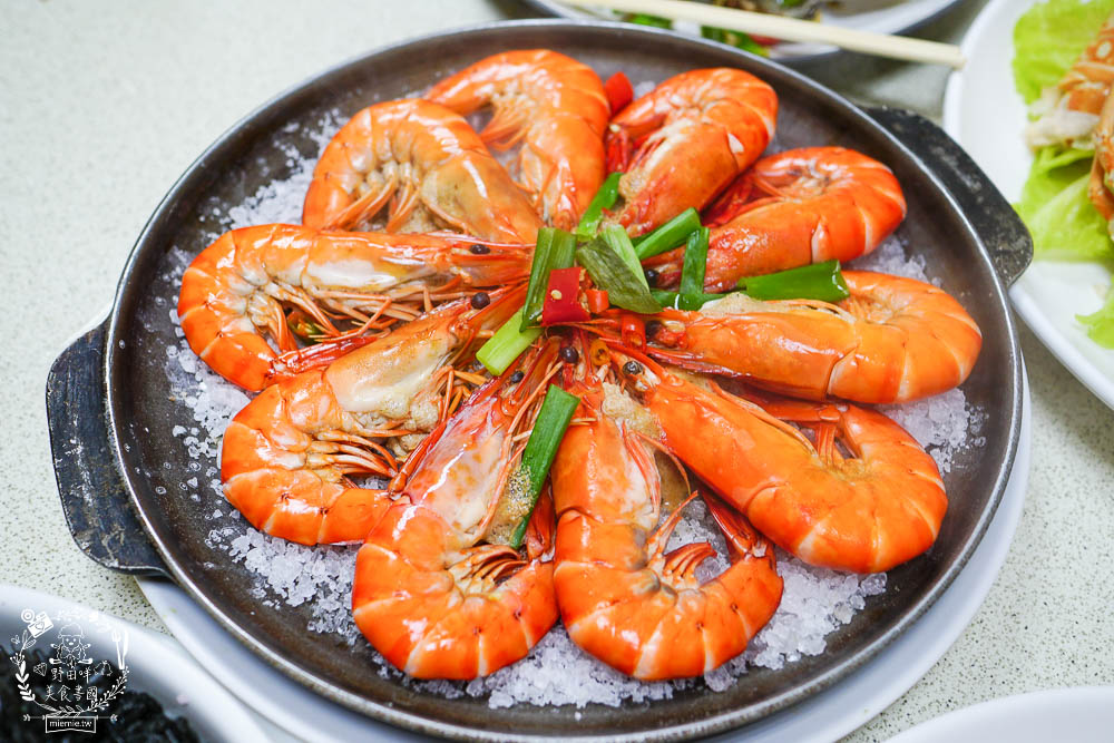 高雄[海旺澎湖海鮮]超多澎湖限定海鮮!無菜單海鮮料理讓人驚艷!超獨特冰花菜震撼味蕾!