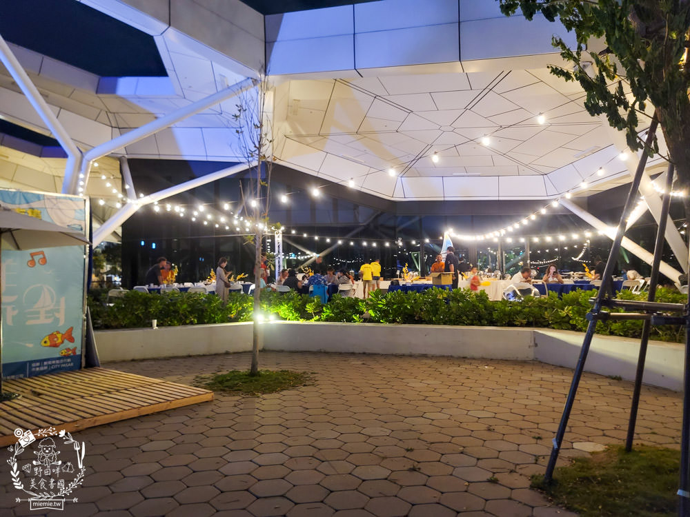 海灘派對•高雄聯萌|貓貓蟲咖波+胖鯊魚鯊西米+蜜柑站長超人氣IP出現高雄流行音樂中心!