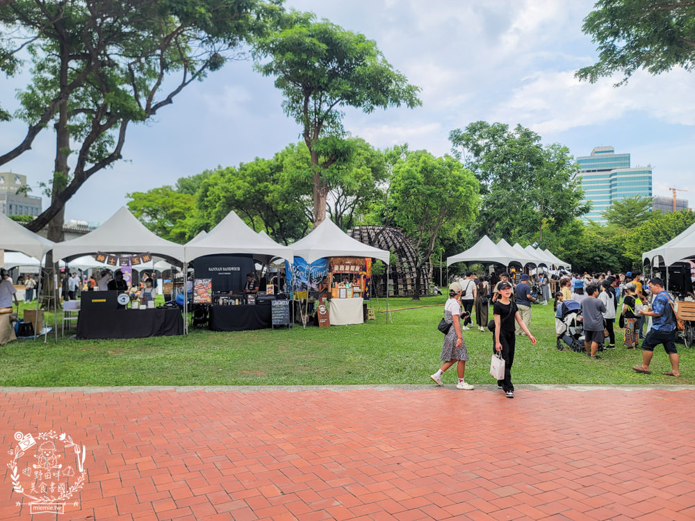 海灘派對•高雄聯萌|貓貓蟲咖波+胖鯊魚鯊西米+蜜柑站長超人氣IP出現高雄流行音樂中心!