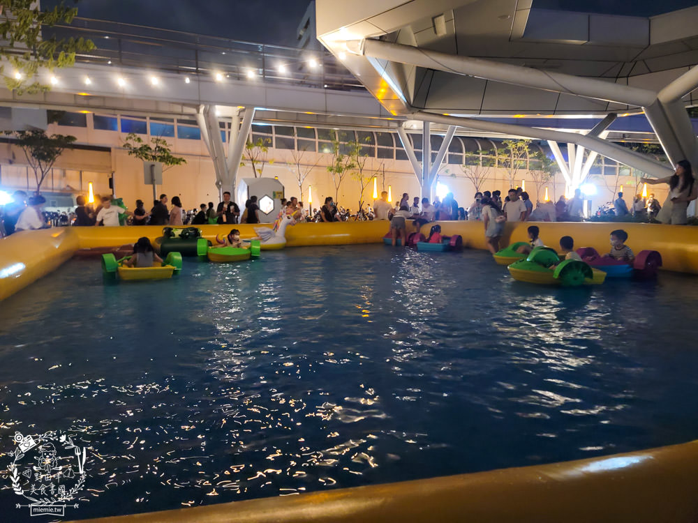 海灘派對•高雄聯萌|貓貓蟲咖波+胖鯊魚鯊西米+蜜柑站長超人氣IP出現高雄流行音樂中心!