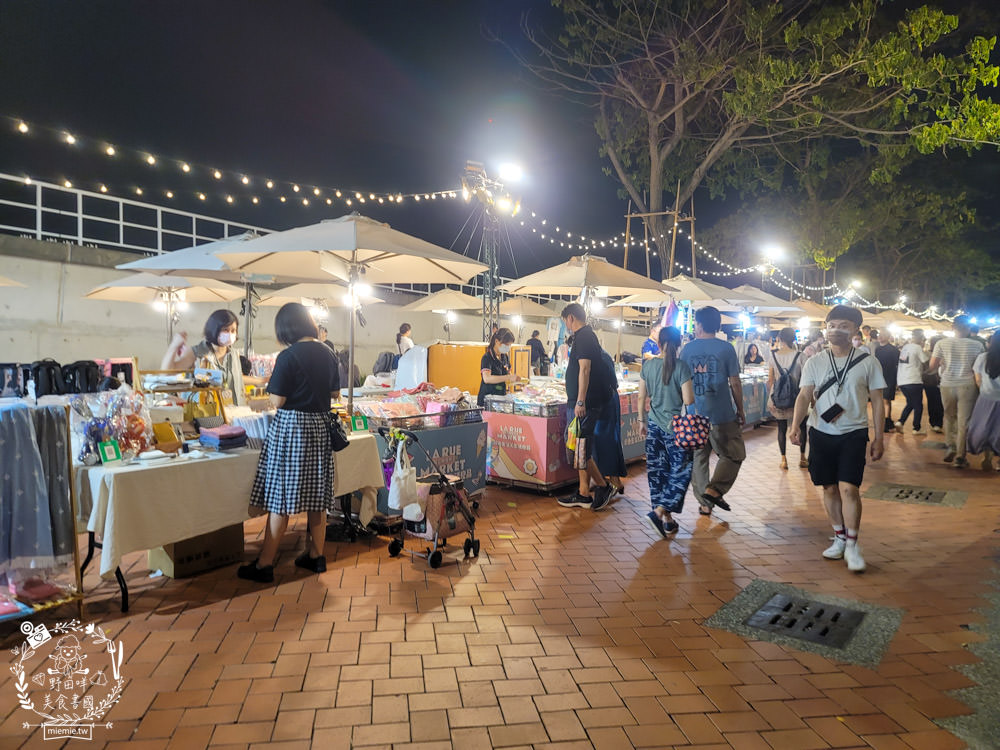 海灘派對•高雄聯萌|貓貓蟲咖波+胖鯊魚鯊西米+蜜柑站長超人氣IP出現高雄流行音樂中心!
