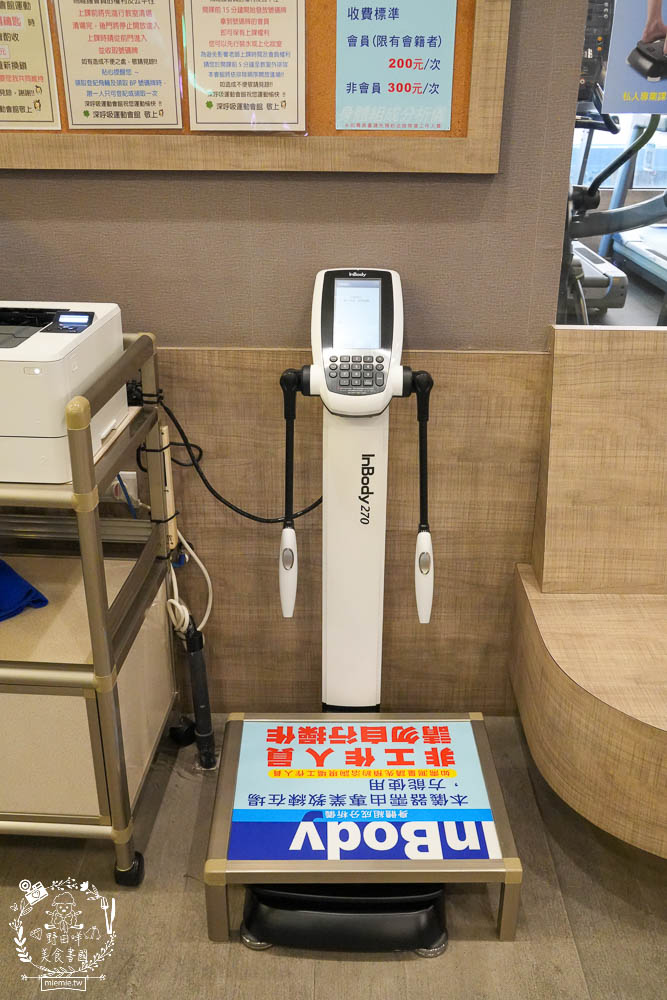 台南健身房推薦|深呼吸運動會館-安平旗艦館|教練一對一教你準確動作!超多運動器材全身都能鍛鍊？！