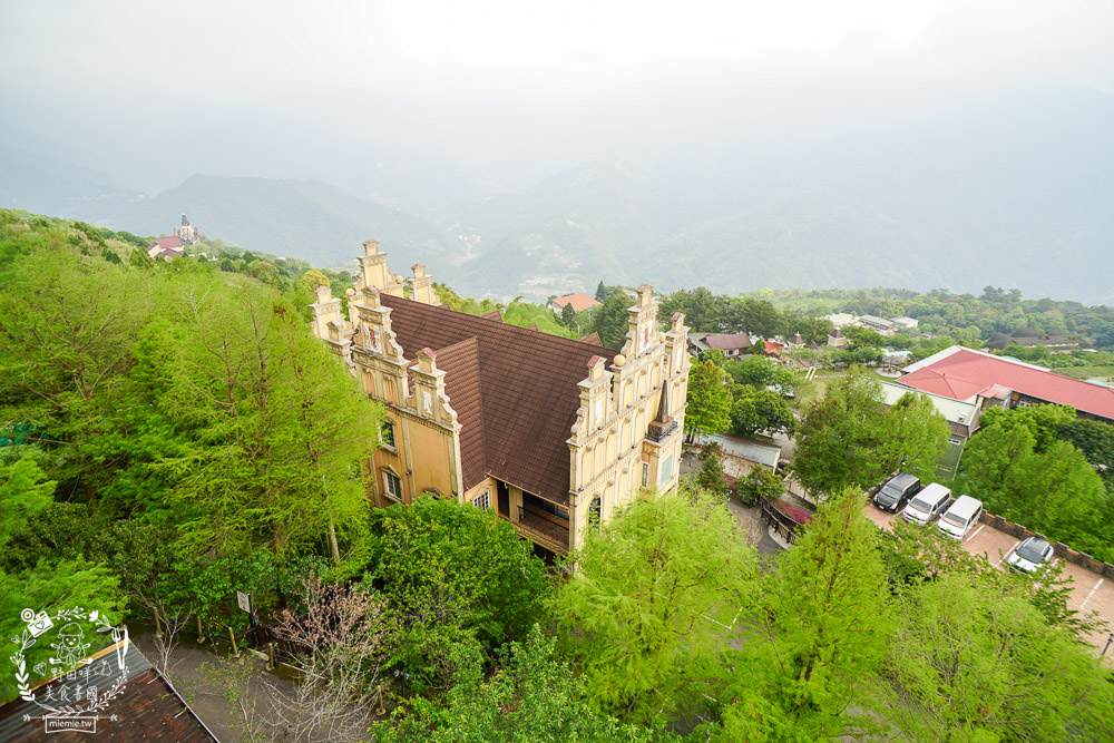 清境佛羅倫斯渡假山莊海拔1755公尺的山巒景觀住宿!一泊二食的精緻排餐與自助吧吃到飽! - 第19張圖 清境佛羅倫斯渡假山莊海拔1755公尺的山巒景觀住宿!一泊二食的精緻排餐與自助吧吃到飽!