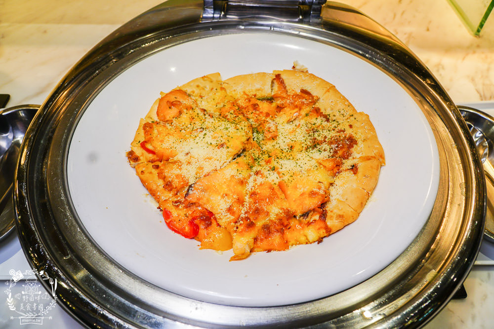 清境佛羅倫斯渡假山莊一泊二食的精緻排餐與自助吧吃到飽!澎湃的自助吧飽到天靈蓋!