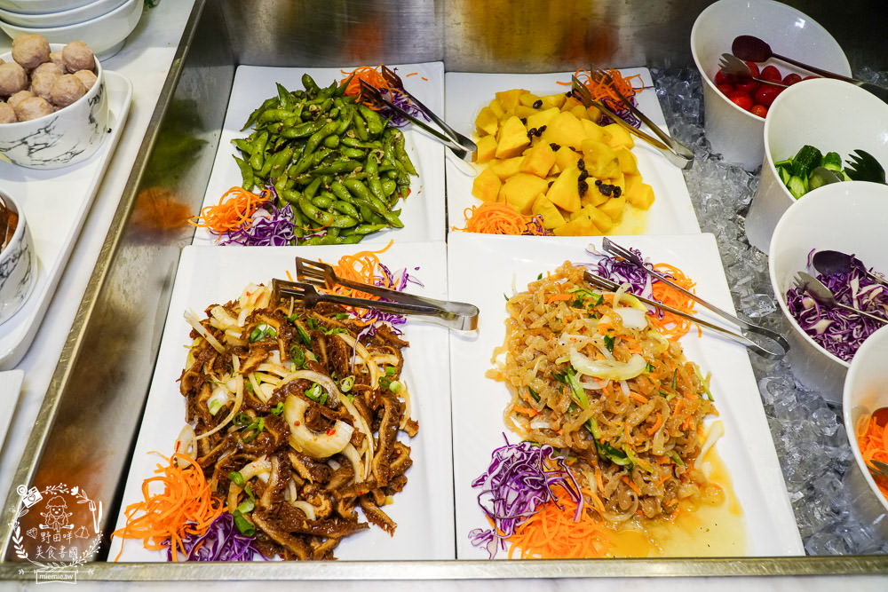 清境佛羅倫斯渡假山莊一泊二食的精緻排餐與自助吧吃到飽!澎湃的自助吧飽到天靈蓋!