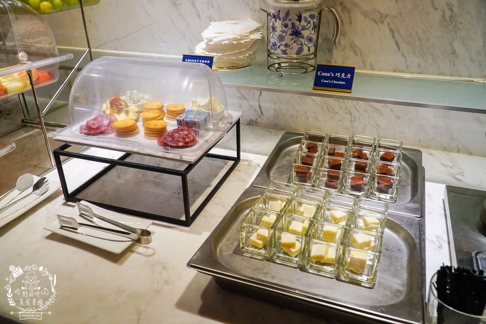 清境佛羅倫斯渡假山莊一泊二食的精緻排餐與自助吧吃到飽!澎湃的自助吧飽到天靈蓋!