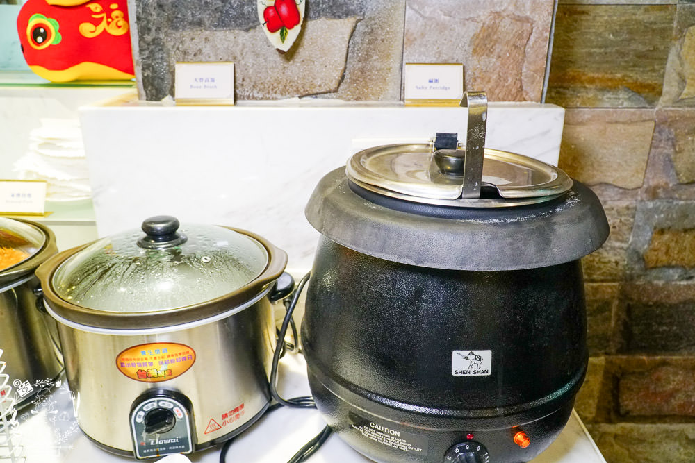 清境佛羅倫斯渡假山莊一泊二食的精緻排餐與自助吧吃到飽!澎湃的自助吧飽到天靈蓋!