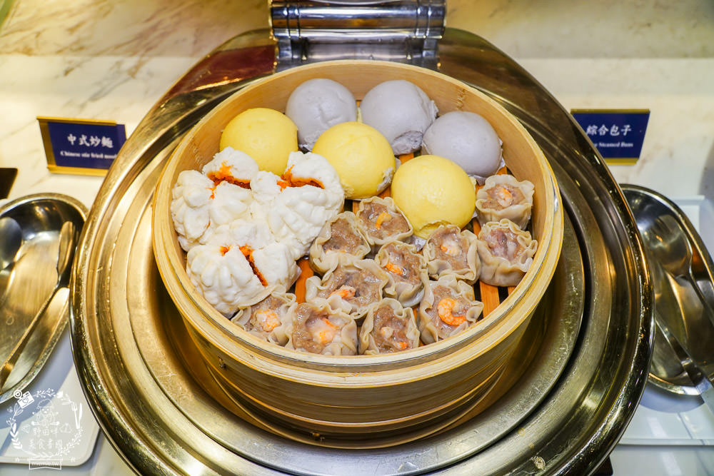 清境佛羅倫斯渡假山莊一泊二食的精緻排餐與自助吧吃到飽!澎湃的自助吧飽到天靈蓋!