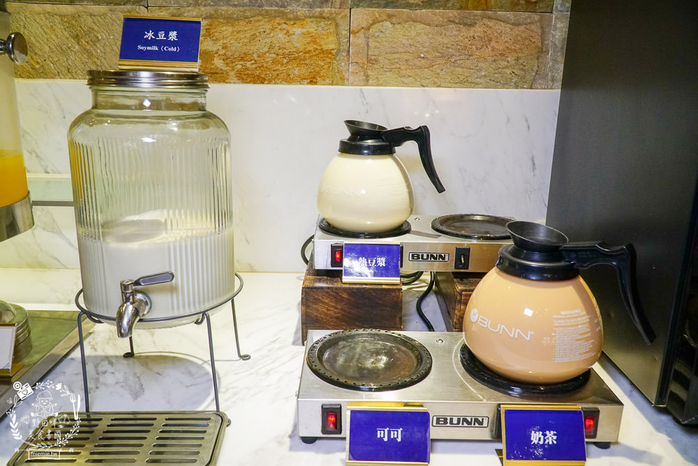 清境佛羅倫斯渡假山莊一泊二食的精緻排餐與自助吧吃到飽!澎湃的自助吧飽到天靈蓋!