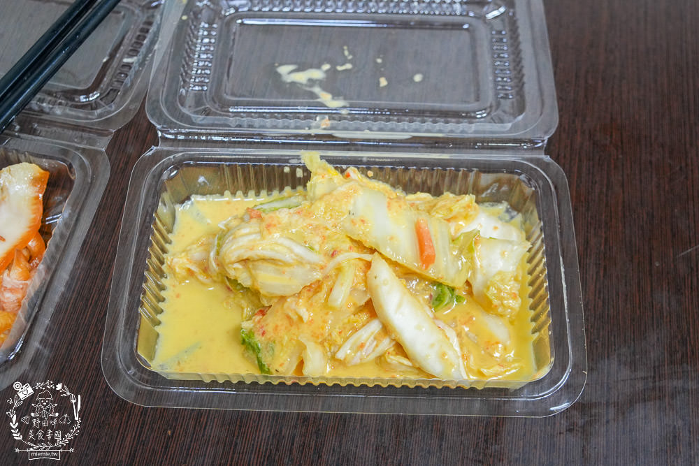 港園牛肉麵|高雄鹽埕飄香60多年的必吃牛肉麵!連平日彈嫩帶勁的豬腳都會提早完售?