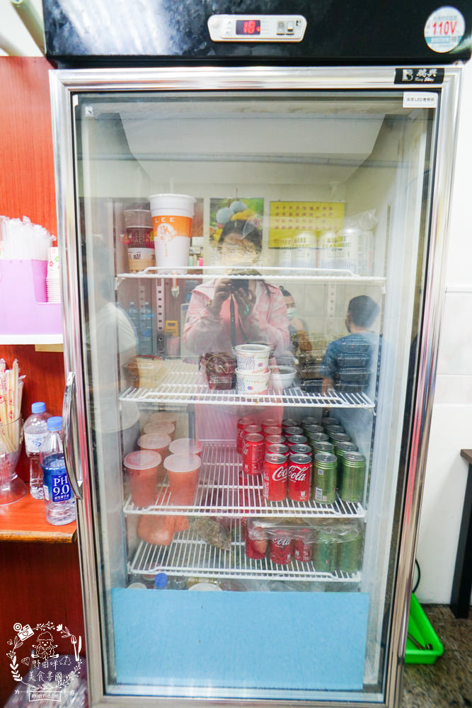 港園牛肉麵|高雄鹽埕飄香60多年的必吃牛肉麵!連平日彈嫩帶勁的豬腳都會提早完售?