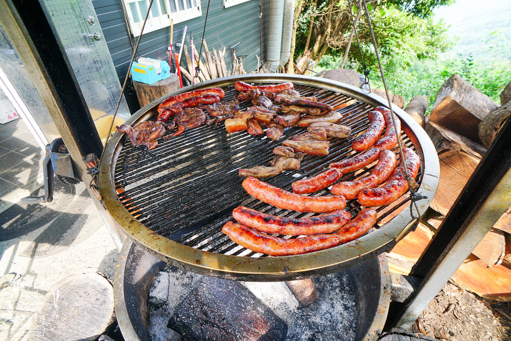 嘉義[游芭絲鄒宴餐廳]阿里山絕美夢幻的景觀餐廳!超有特色的原住民炭烤料理!熱門打卡網美餐廳