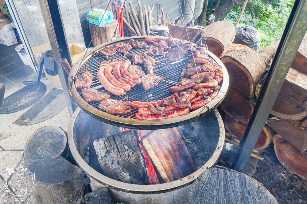 嘉義[游芭絲鄒宴餐廳]阿里山絕美夢幻的景觀餐廳!超有特色的原住民炭烤料理!熱門打卡網美餐廳
