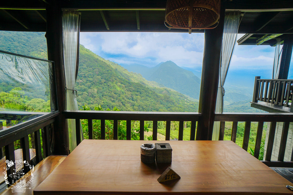 嘉義[游芭絲鄒宴餐廳]阿里山絕美夢幻的景觀餐廳!超有特色的原住民炭烤料理!熱門打卡網美餐廳