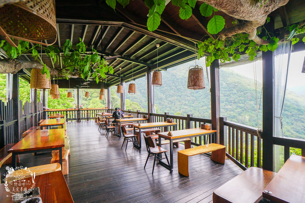 嘉義[游芭絲鄒宴餐廳]阿里山絕美夢幻的景觀餐廳!超有特色的原住民炭烤料理!熱門打卡網美餐廳