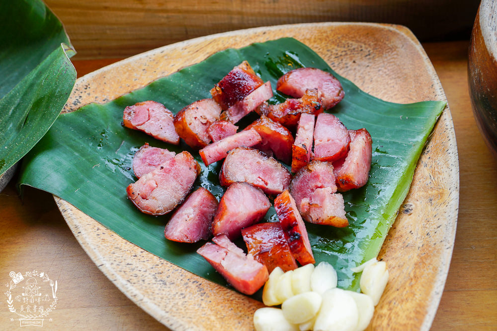 嘉義[游芭絲鄒宴餐廳]阿里山絕美夢幻的景觀餐廳!超有特色的原住民炭烤料理!熱門打卡網美餐廳
