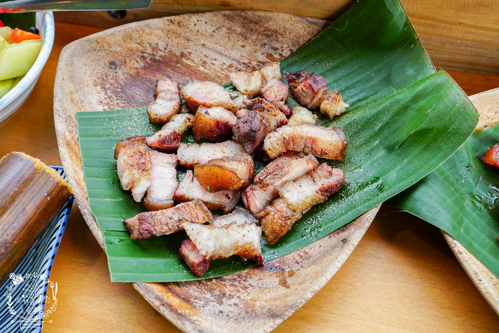 嘉義[游芭絲鄒宴餐廳]阿里山絕美夢幻的景觀餐廳!超有特色的原住民炭烤料理!熱門打卡網美餐廳