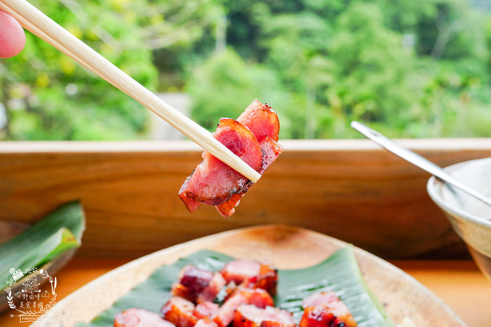 嘉義[游芭絲鄒宴餐廳]阿里山絕美夢幻的景觀餐廳!超有特色的原住民炭烤料理!熱門打卡網美餐廳