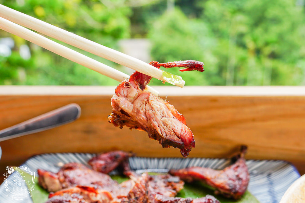 嘉義[游芭絲鄒宴餐廳]阿里山絕美夢幻的景觀餐廳!超有特色的原住民炭烤料理!熱門打卡網美餐廳