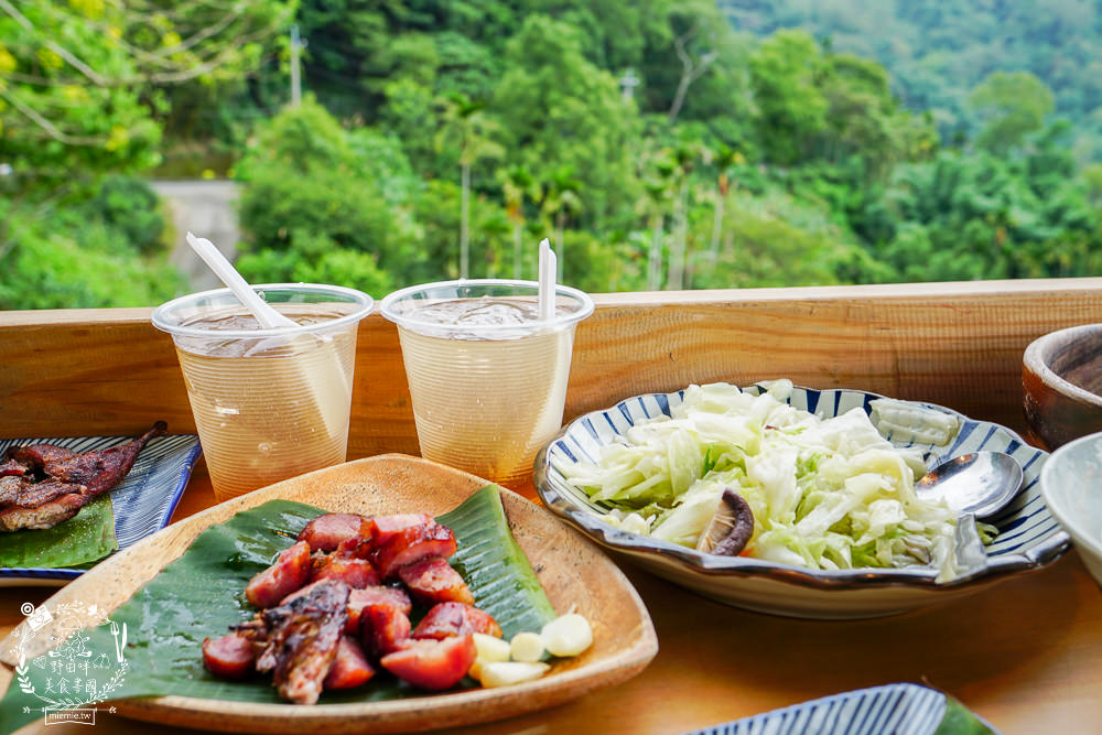 嘉義[游芭絲鄒宴餐廳]阿里山絕美夢幻的景觀餐廳!超有特色的原住民炭烤料理!熱門打卡網美餐廳