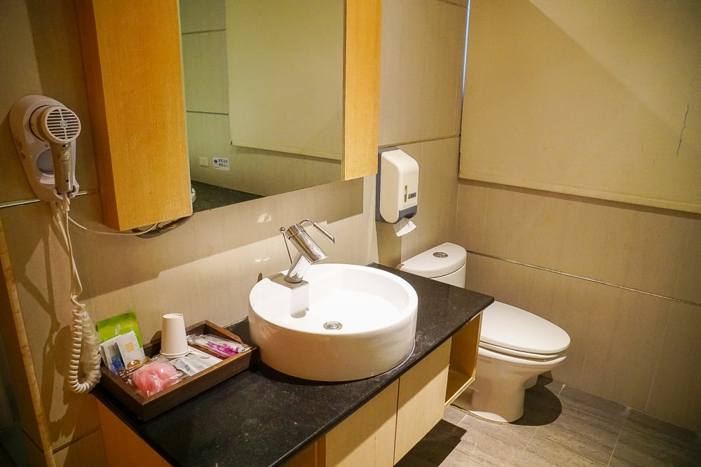 高雄汽車旅館推薦-湖畔不分平日假日休息3H-500~700 CP值高