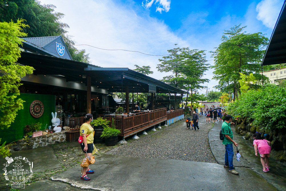 南投[溪部好呆庄主題渡假莊園]超適合親子的豪華露營拖車|野宿馬車帳篷體驗|超多趣味活動親子露營