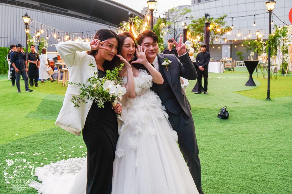 2023高雄婚宴場地推薦!漢來巨蛋宴會廳!高雄絕美戶外婚禮證婚-光之苑!