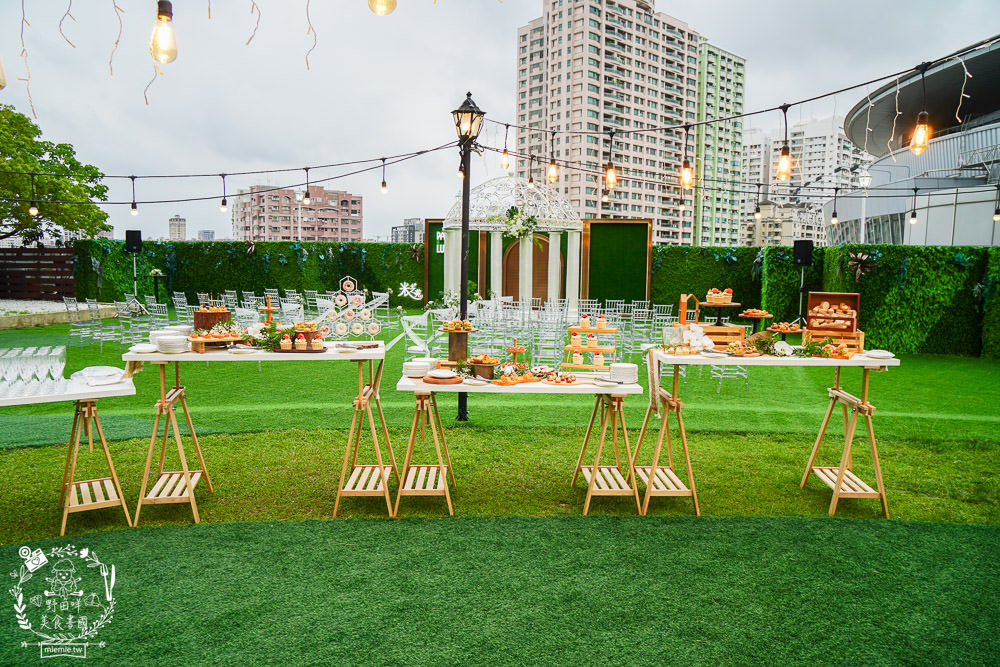 2023高雄婚宴場地推薦!漢來巨蛋宴會廳!高雄絕美戶外婚禮證婚-光之苑!