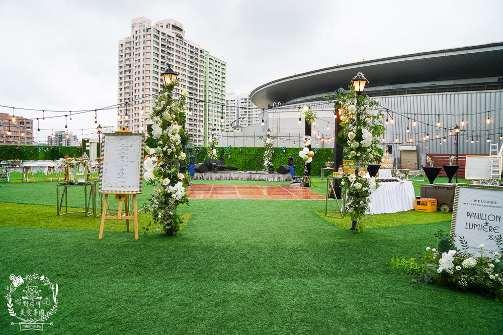 2023高雄婚宴場地推薦!漢來巨蛋宴會廳!高雄絕美戶外婚禮證婚-光之苑!