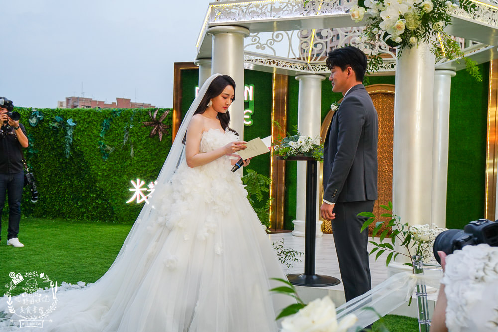 2023高雄婚宴場地推薦!漢來巨蛋宴會廳!高雄絕美戶外婚禮證婚-光之苑!