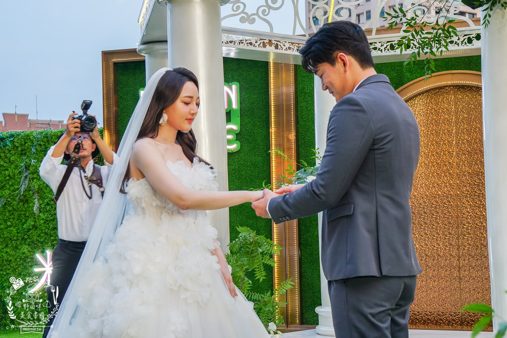 2023高雄婚宴場地推薦!漢來巨蛋宴會廳!高雄絕美戶外婚禮證婚-光之苑!