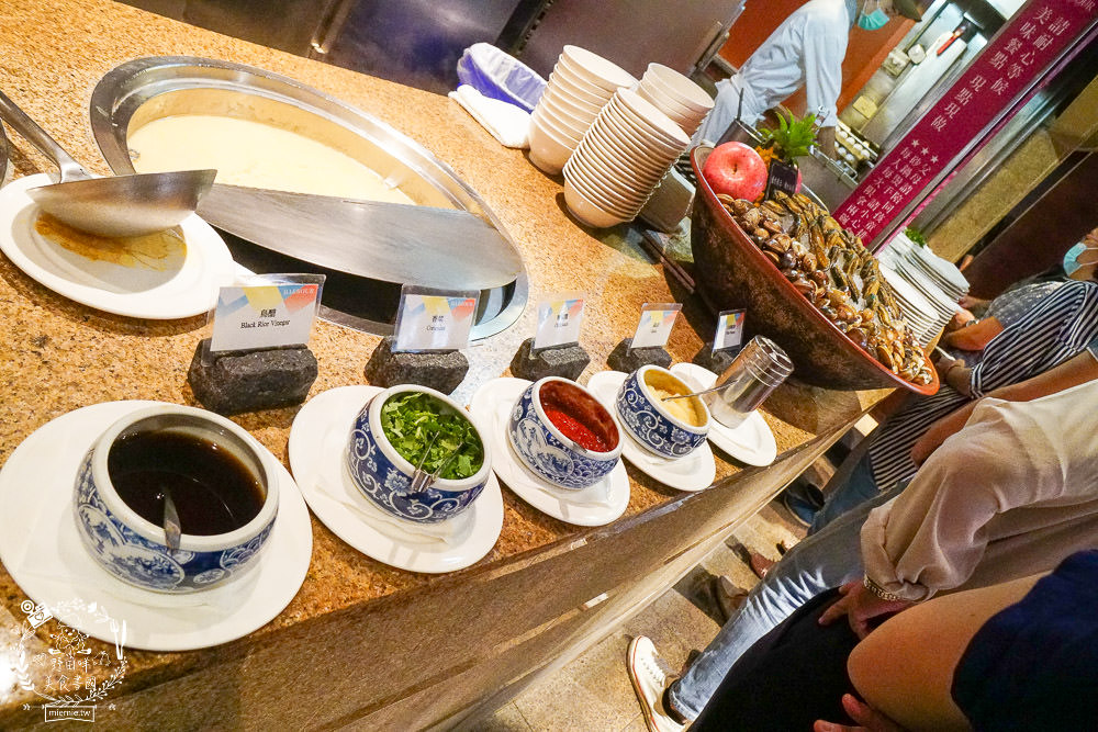 漢來海港自助吃到飽巨蛋店|高雄饕客超愛的吃到飽餐廳x包羅萬象的海鮮爽爽吃