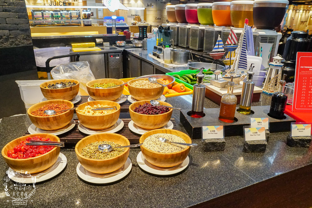 漢來海港自助吃到飽巨蛋店|高雄饕客超愛的吃到飽餐廳x包羅萬象的海鮮爽爽吃