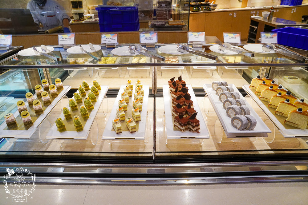 漢來海港自助吃到飽巨蛋店|高雄饕客超愛的吃到飽餐廳x包羅萬象的海鮮爽爽吃