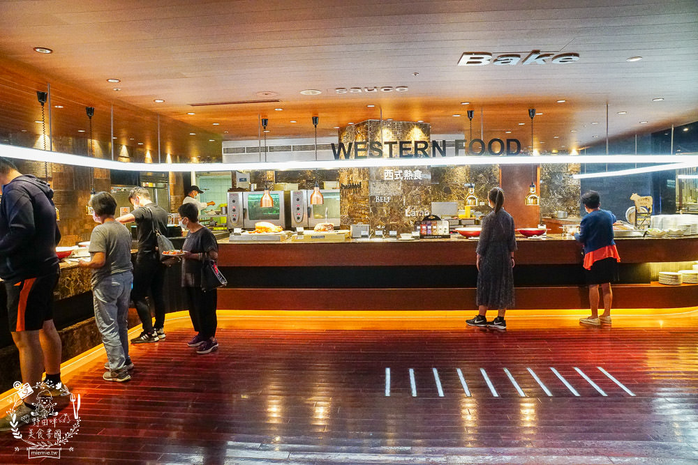 漢來海港自助吃到飽巨蛋店|高雄饕客超愛的吃到飽餐廳x包羅萬象的海鮮爽爽吃