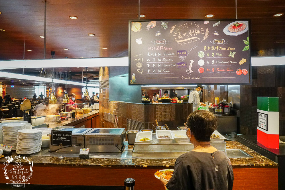 漢來海港自助吃到飽巨蛋店|高雄饕客超愛的吃到飽餐廳x包羅萬象的海鮮爽爽吃