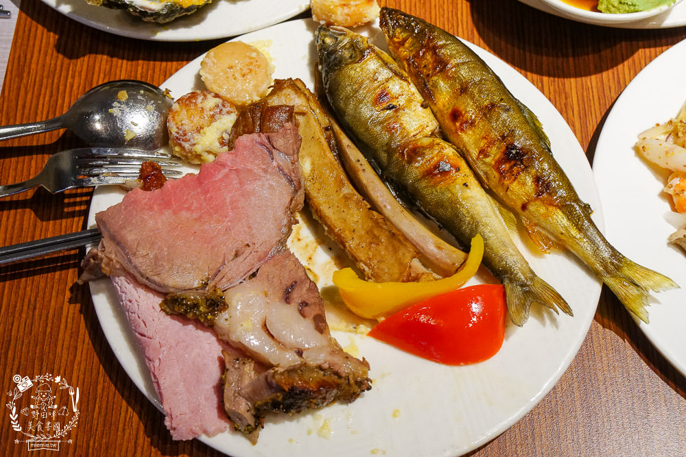 漢來海港自助吃到飽巨蛋店|高雄饕客超愛的吃到飽餐廳x包羅萬象的海鮮爽爽吃