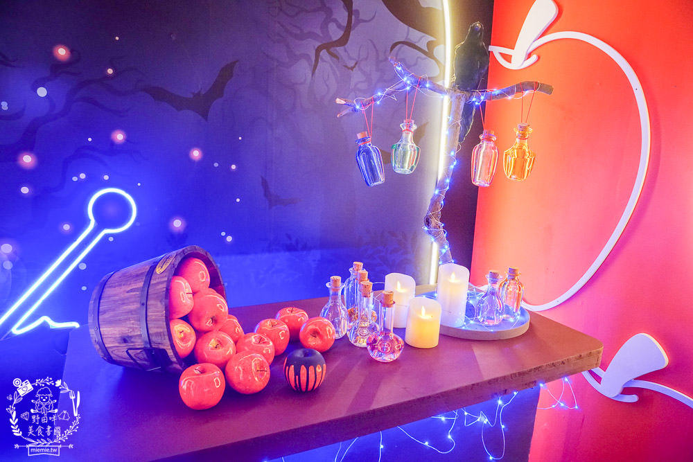 漢神巨蛋聖誕節16米高聖誕樹登場!精靈們的PARTYTIMEx白雪公主的蘑菇屋x愛麗絲夢幻扭扭屋x花瀑鞦韆超好拍照