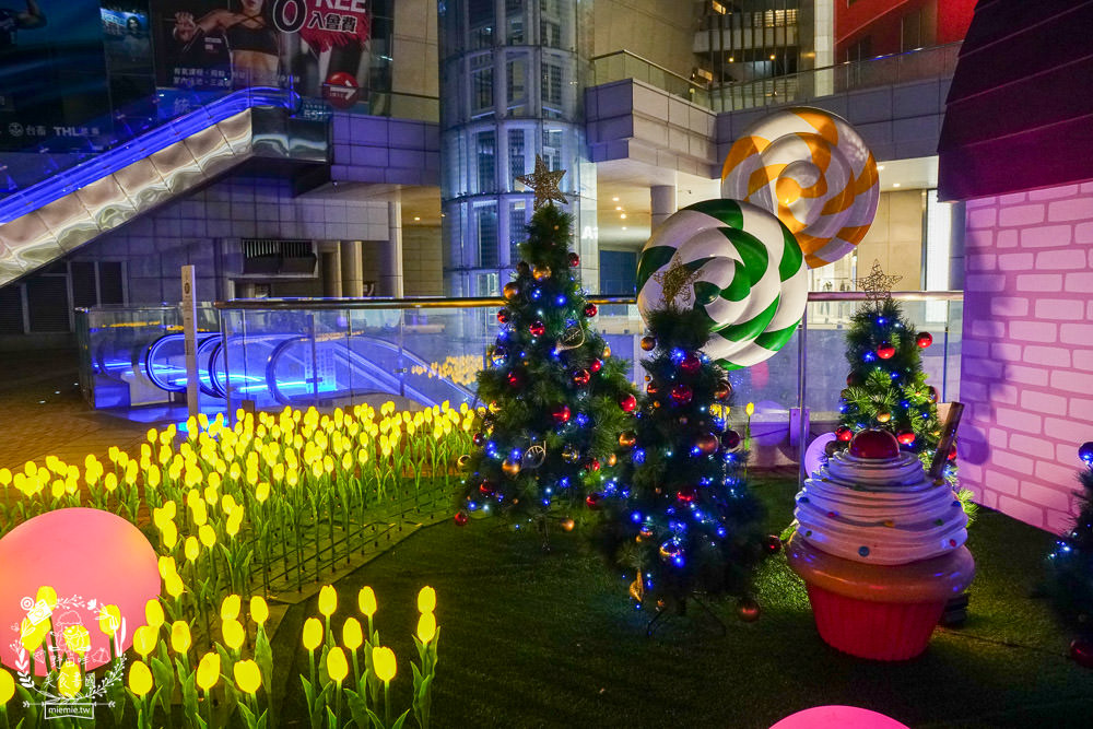 漢神巨蛋聖誕節16米高聖誕樹登場!精靈們的PARTYTIMEx白雪公主的蘑菇屋x愛麗絲夢幻扭扭屋x花瀑鞦韆超好拍照